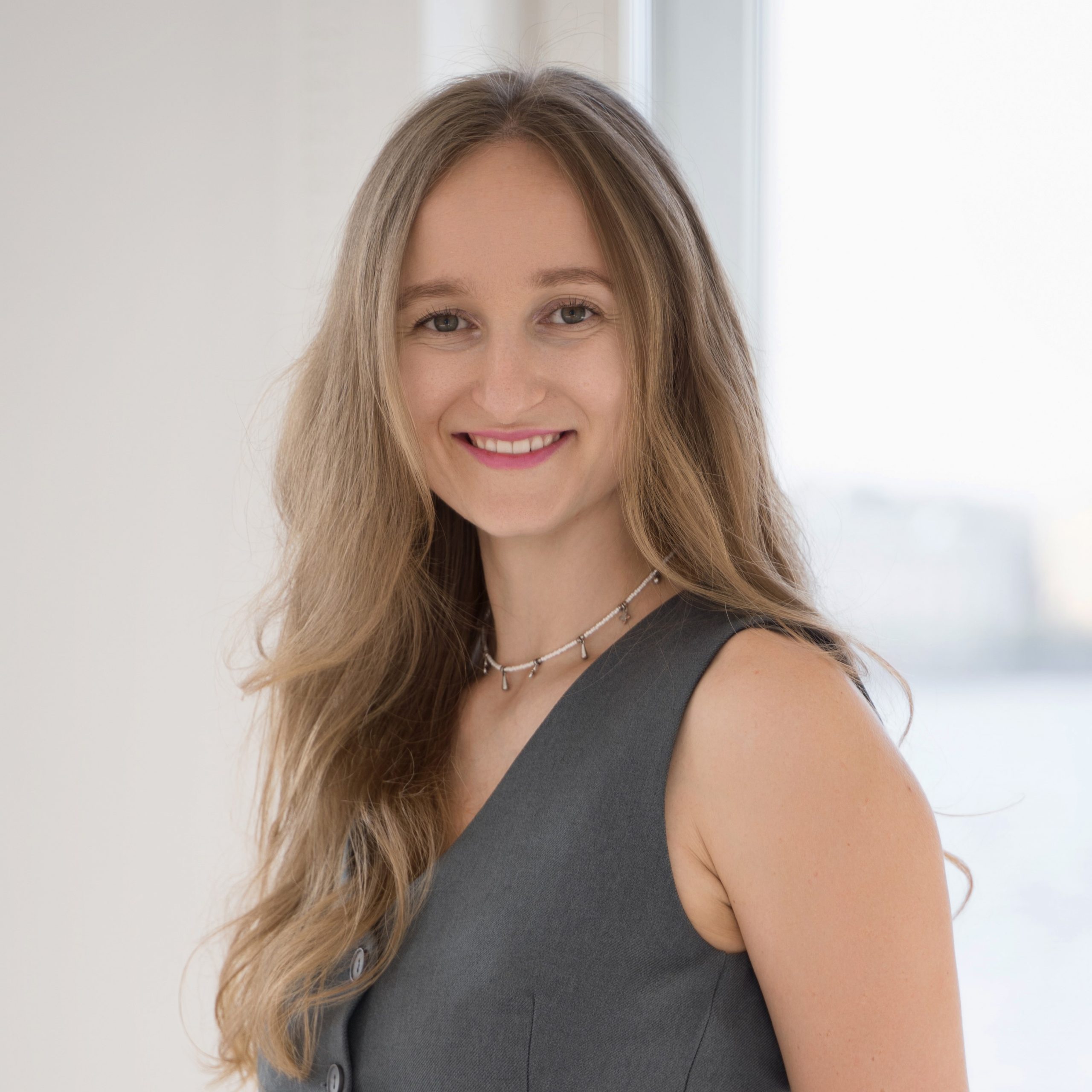 Анна Романова